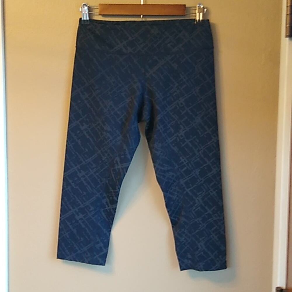 Asics crop Athletic Activewear Workout Leggings Size M